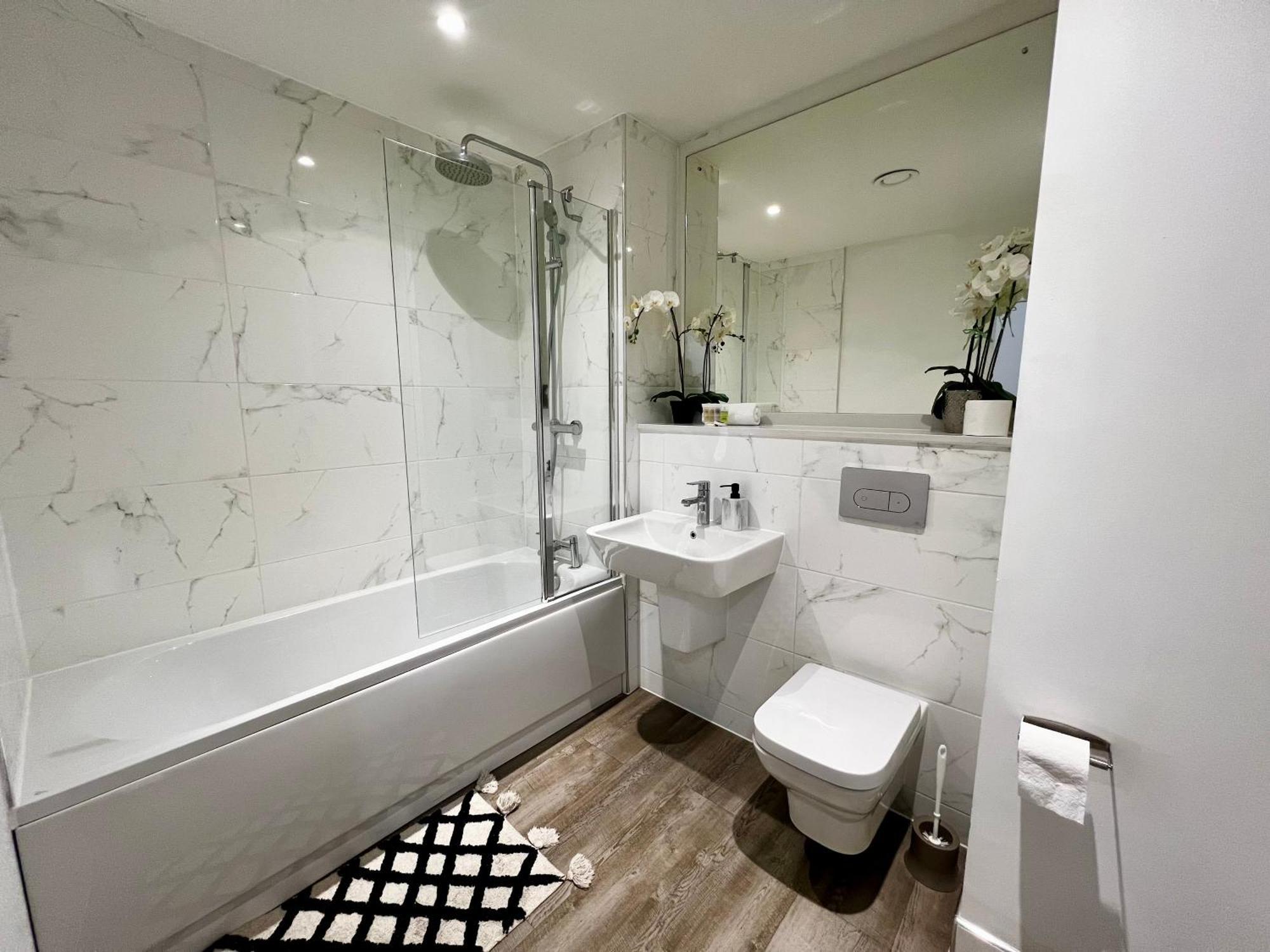 Premium Deals L Last-Minute Stay L 4 Min Walk To Birmingham Central Library L 18Th Floor 2 Bed 2 Bath City Centre Penthouse With Gym & Netflix By Jvt Short Lets Zewnętrze zdjęcie